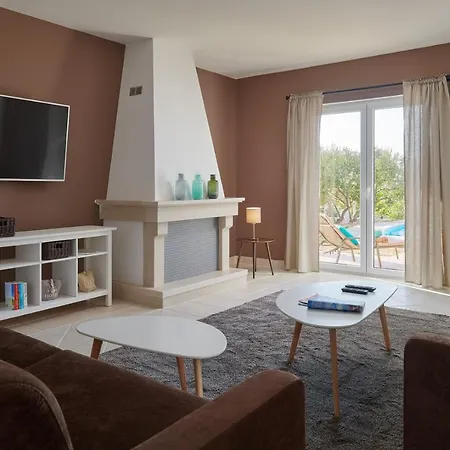 Hvaretta * ستاري غراد