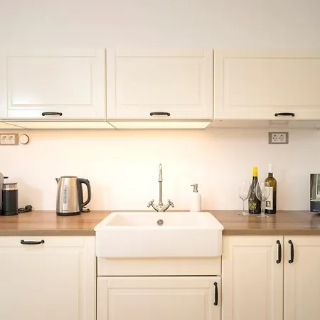 Hvaretta فيلة ستاري غراد