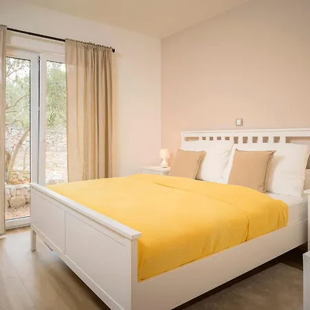 Hvaretta Villa *